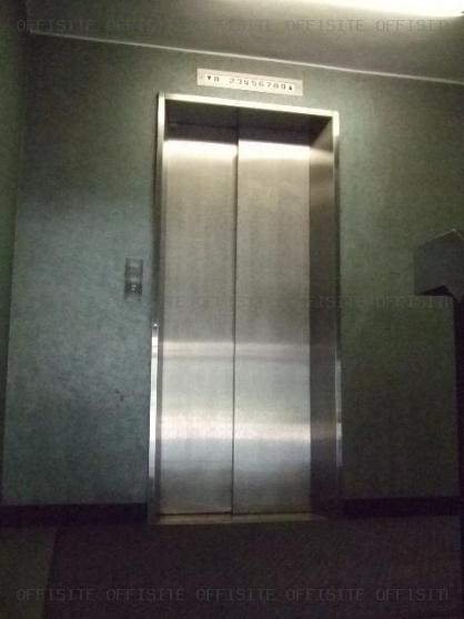 福清ビルのエレベーター