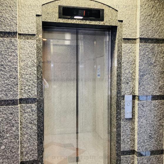 虎ノ門鈴木ビルのエレベーター