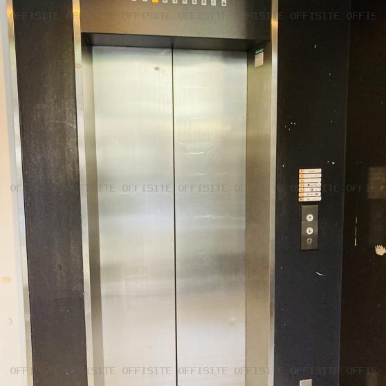大栄堂ビルのエレベーター