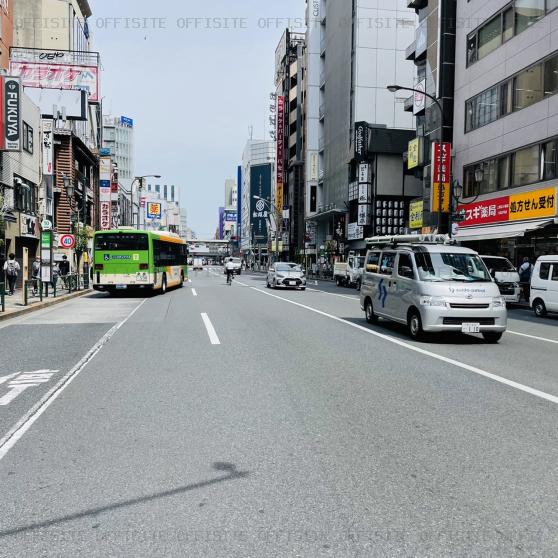 上野ＴＨビルのビル前面道路