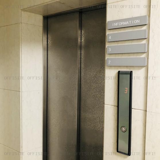 瑞穂ビルのエレベーター