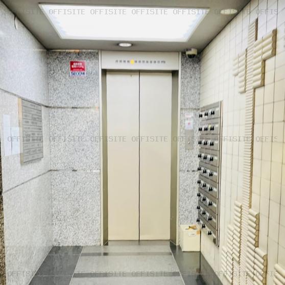 鯉江ビルのエレベーター