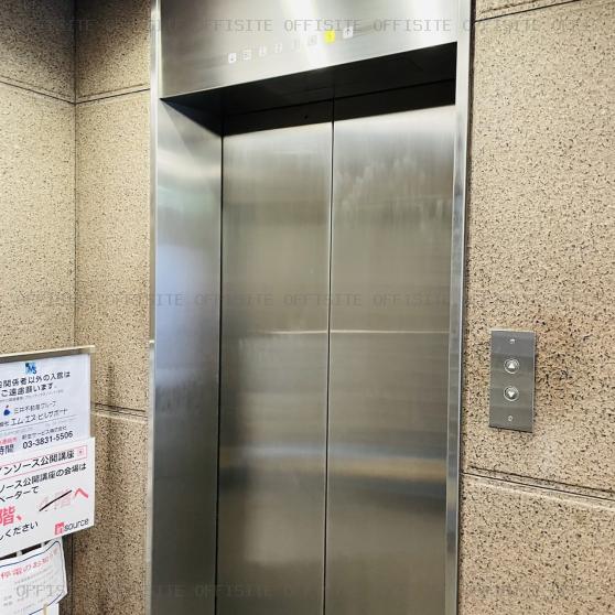 駿河台ヤギビルのエレベーター