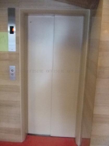 赤坂ビルのエレベーター