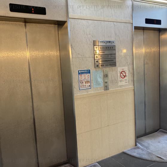 イドムコ中野ビルのエレベーター