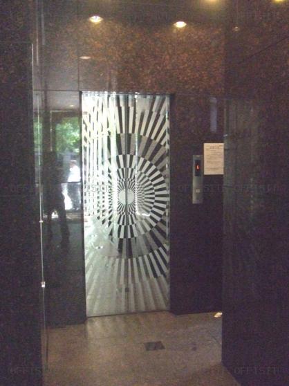 文栄小川町ビルのエレベーター