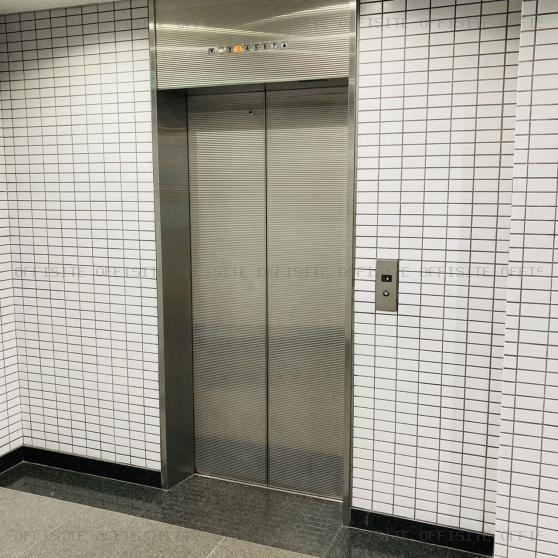 虎ノ門第一法規ビルのエレベーター