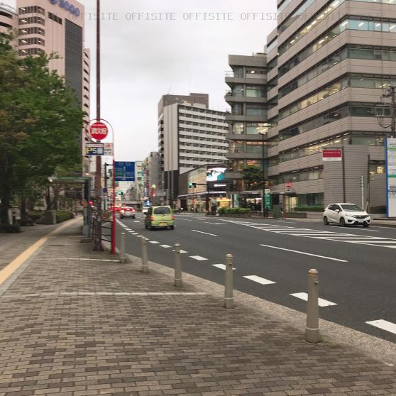 日本生命千葉新町ビルのビル前面道路