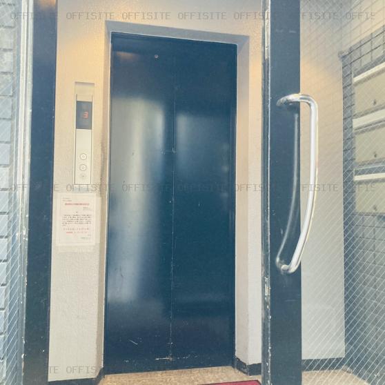 リッツビルのエレベーター