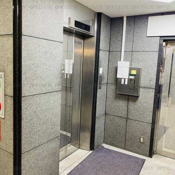 京成日本橋富沢町ビルのエレベーター
