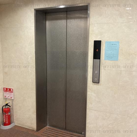 ホンダビルのエレベーター