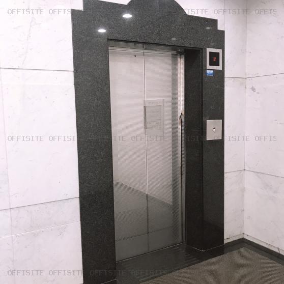 アクセスビルのエレベーター