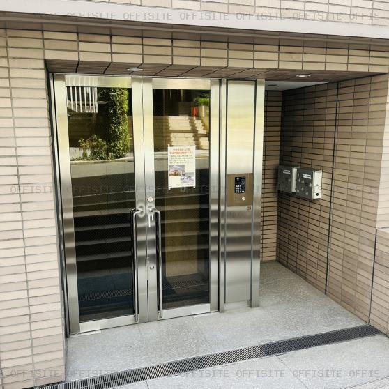 渋谷今井ビルのオフィス出入口