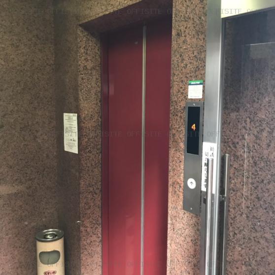 ヤマナカヤビルのエレベーター