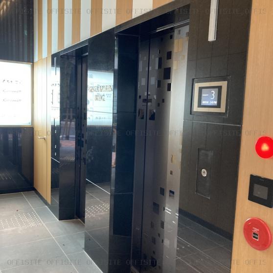 銀座梅林ビルのエレベーター
