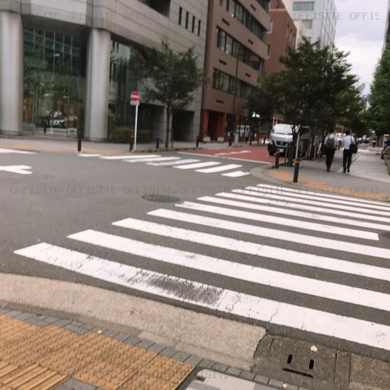 日本橋本町ＹＳビルのビル前面道路
