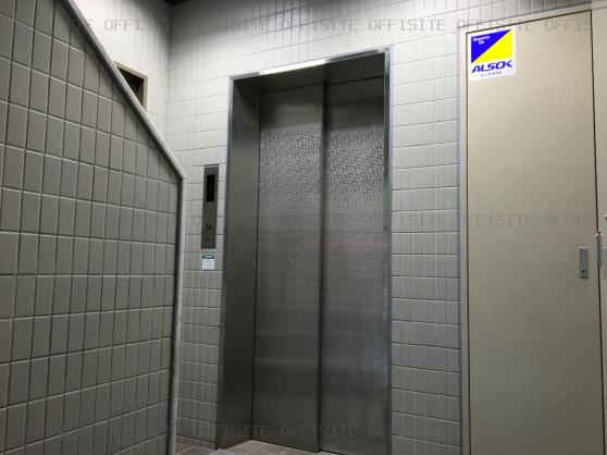 第２ファスナービルのエレベーター