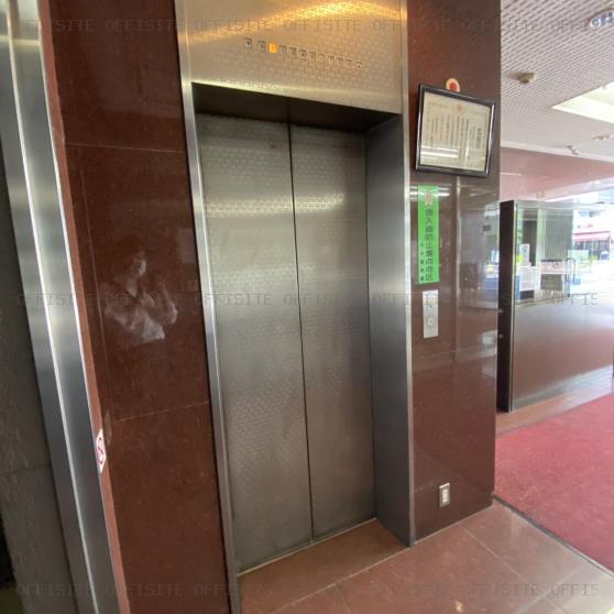 大森レインボービルのエレベーター