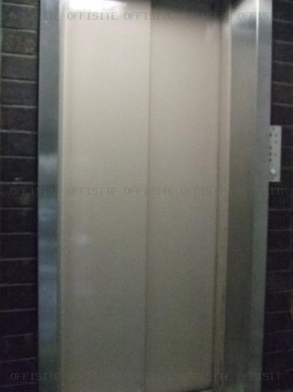 コヤノビルのエレベーター