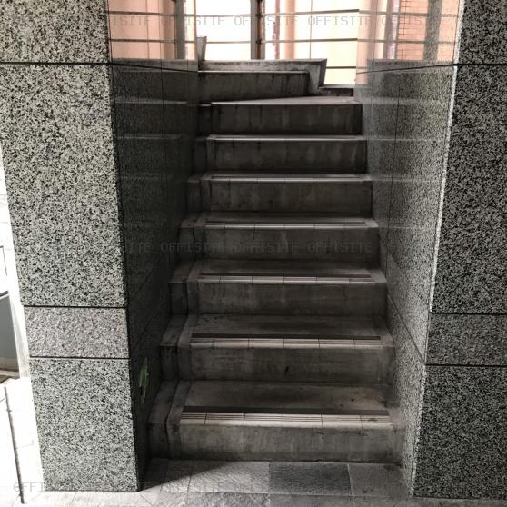 駒込ＴＲビルの階段