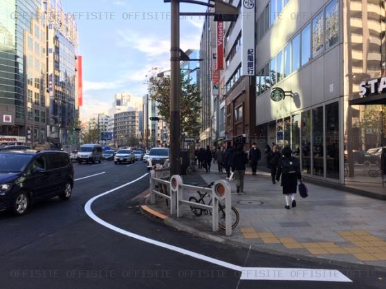 紀陽東京ビルのビル前面道路