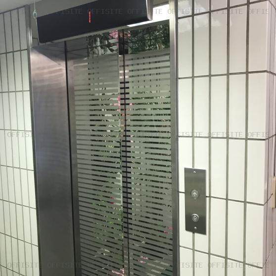 竹橋ビルのエレベーター