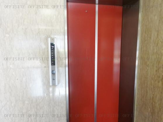 上野鈴木ビルのエレベーター