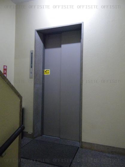 溜池鈴木ビルのエレベーター