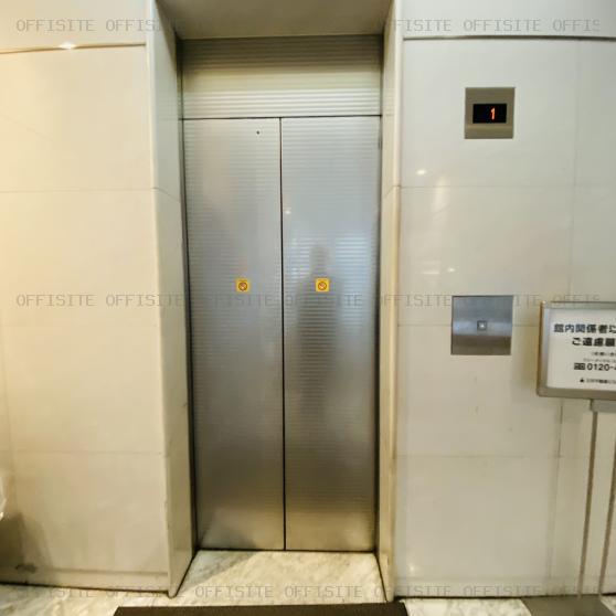 白鹿茅場町ビルのエレベーター
