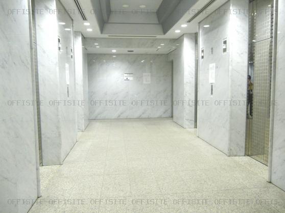 京王府中１丁目ビルのエレベーターホール