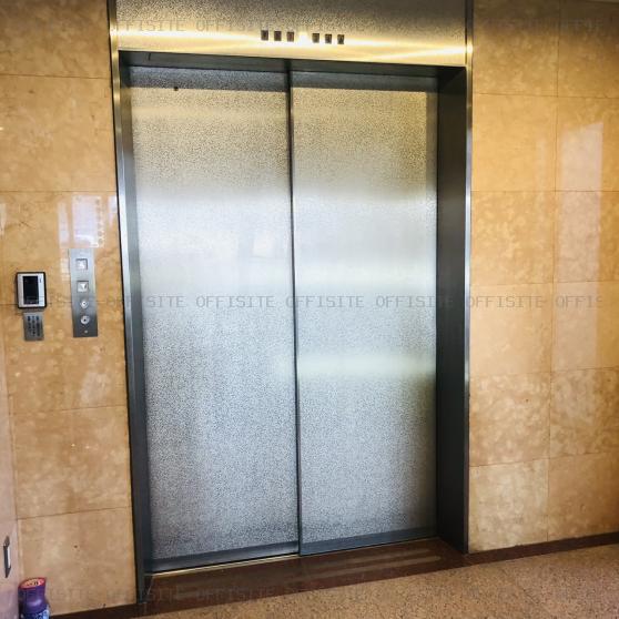 南千束山本ビルのエレベーター