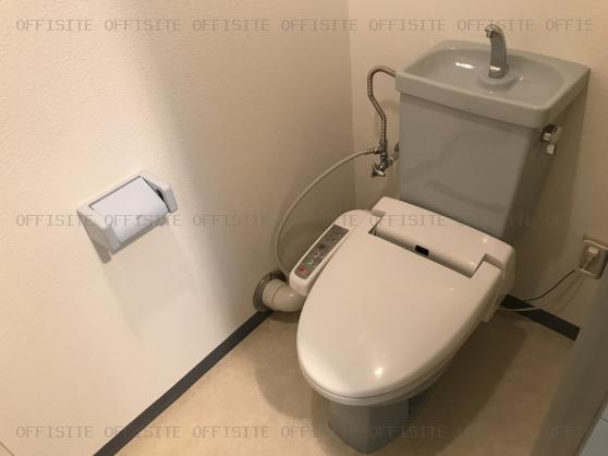 ニュー九段マンションの303号室 トイレ
