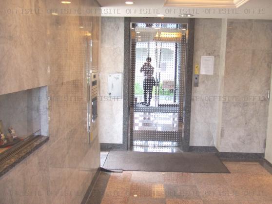桜木町日本堂ビルのエレベーター