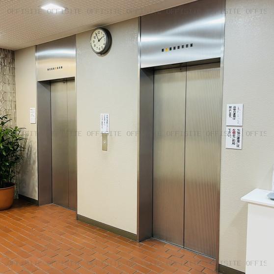 東京富山会館ビルディングのエレベーター