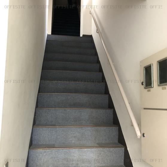 松本ビルの階段