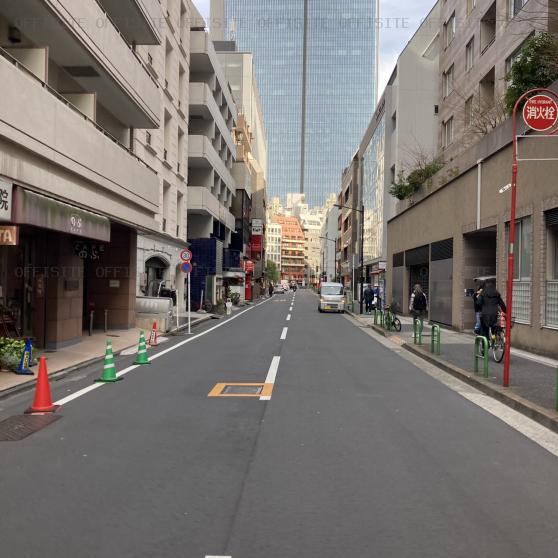 赤坂ＧＨＳビルのビル前面道路