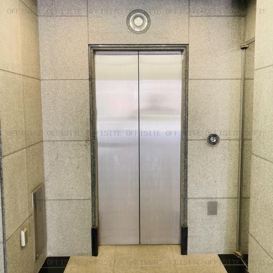 茅場町二丁目ビルのエレベーター