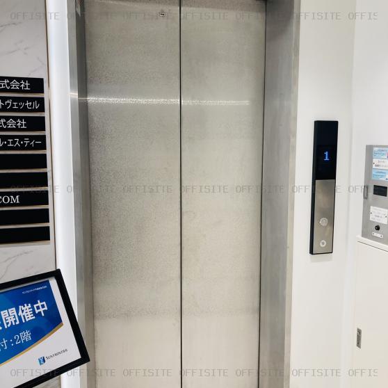 池袋東栄ビルのエレベーター