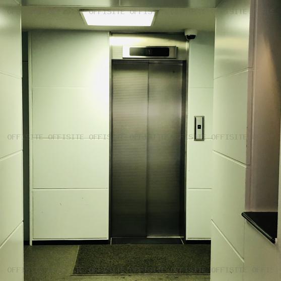 カケイビル青山のエレベーター