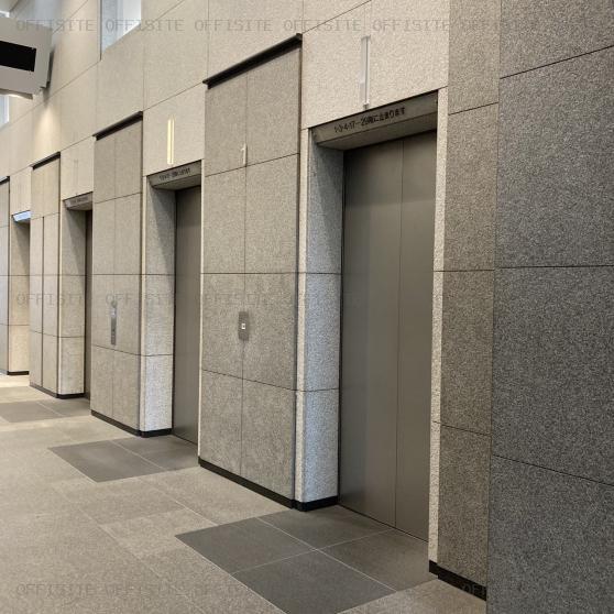 日石横浜ビルのエレベーターホール