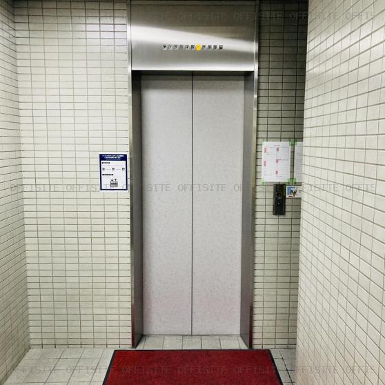 アーバンネット岩本町ビルのエレベーター