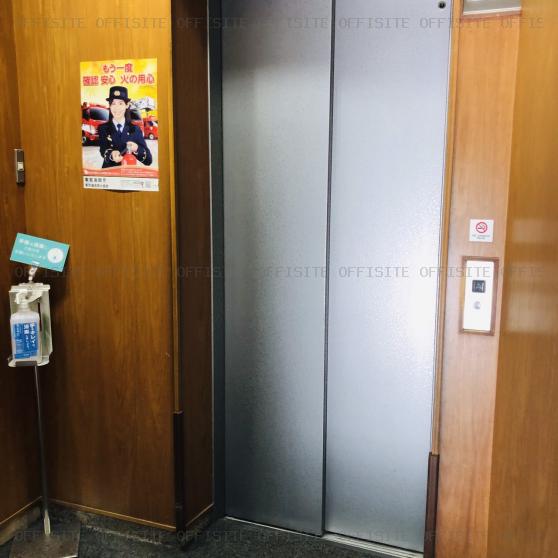 龍保険ビルのエレベーター