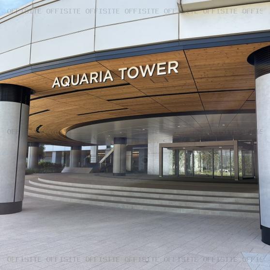 アクアリアタワー横浜のオフィスビル出入口