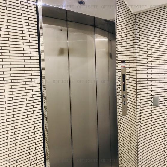 オーシー中野ビルのエレベーター