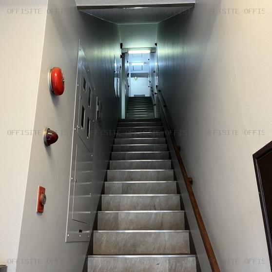 リアライズ神田ビルの階段