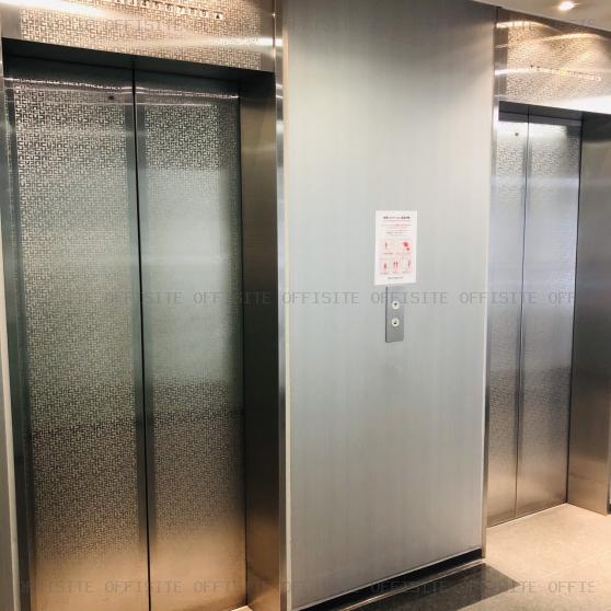 東貨ビルのエレベーター