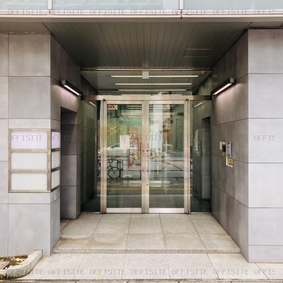 神田大木ビルのオフィスビル出入口