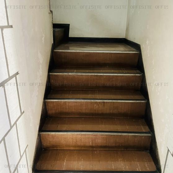 キタハラビルの内階段