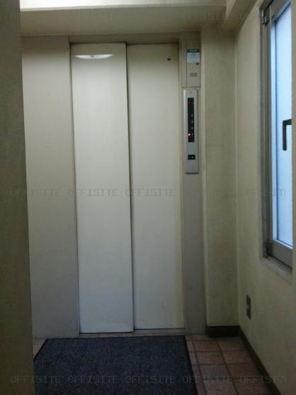 青木ビルのエレベーター