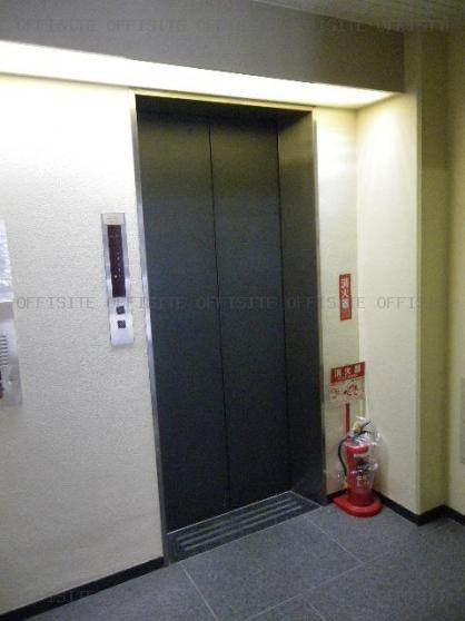 長尾ビルのエレベーター